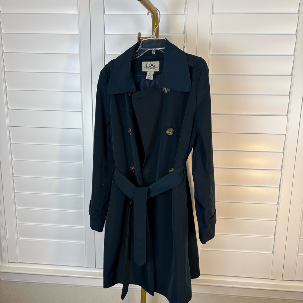 London Fog Dark Blue ClassicTrench Coat Preppy
0084